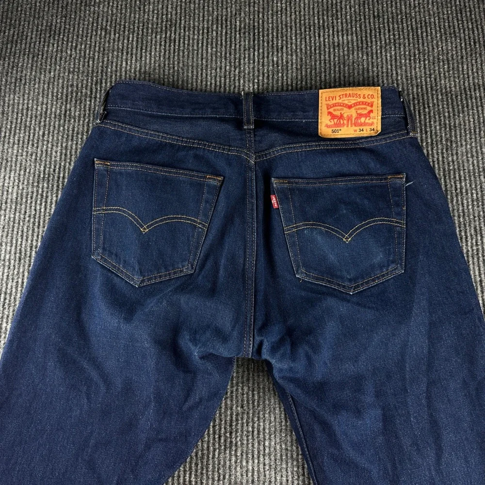 Levis 501 Original Fit Jeans Mens 34x34 Dark Indigo Blue Straight Leg Denim